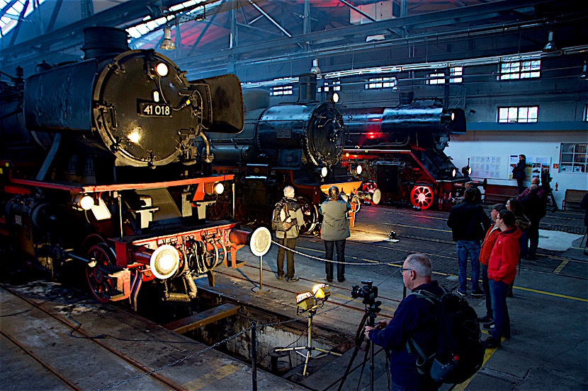 „Licht, Dampf und Stahl“ präsentierte der Bahnpark Augsburg zur „Nacht der Giganten“